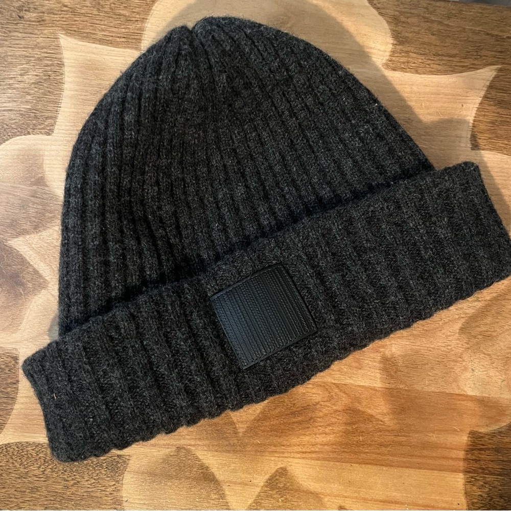 Marc Jacobs Charcoal Knit Beanie • One Size • Logo Patch